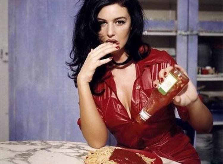 Monica Bellucci e l'amore per gli spaghetti